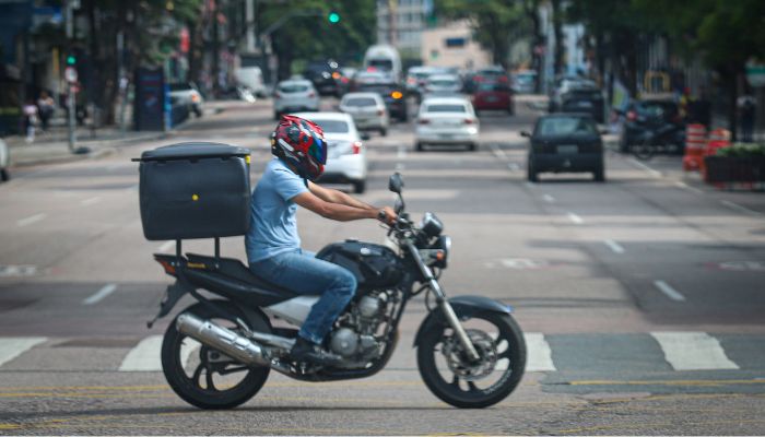  Isenção do IPVA gera onda positiva entre entregadores e foco na manutenção das motos